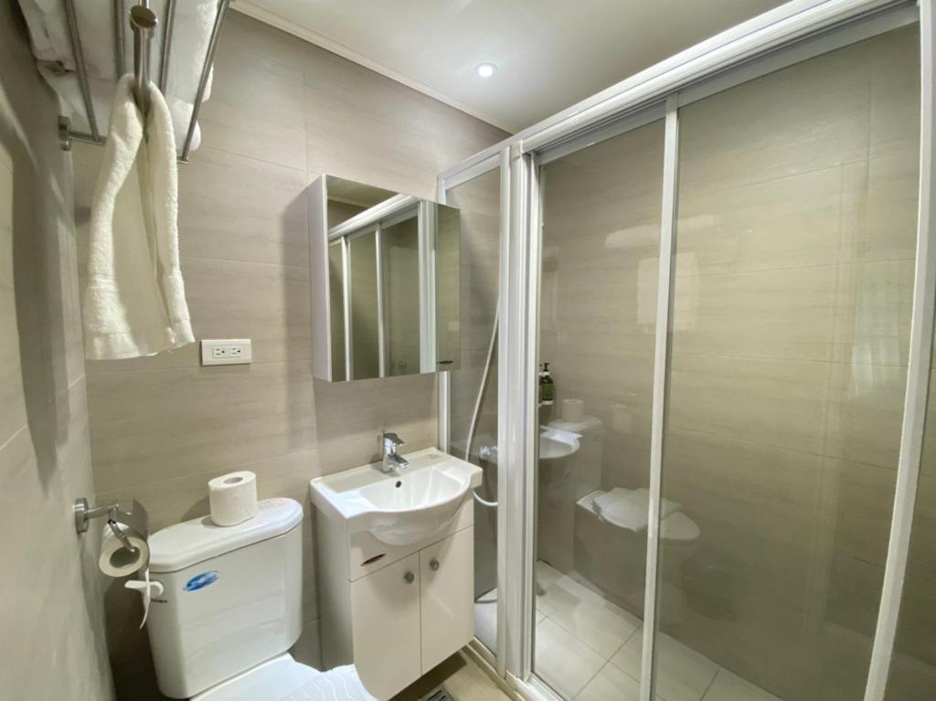 Vannituba majutusasutuses Hotel Huru House