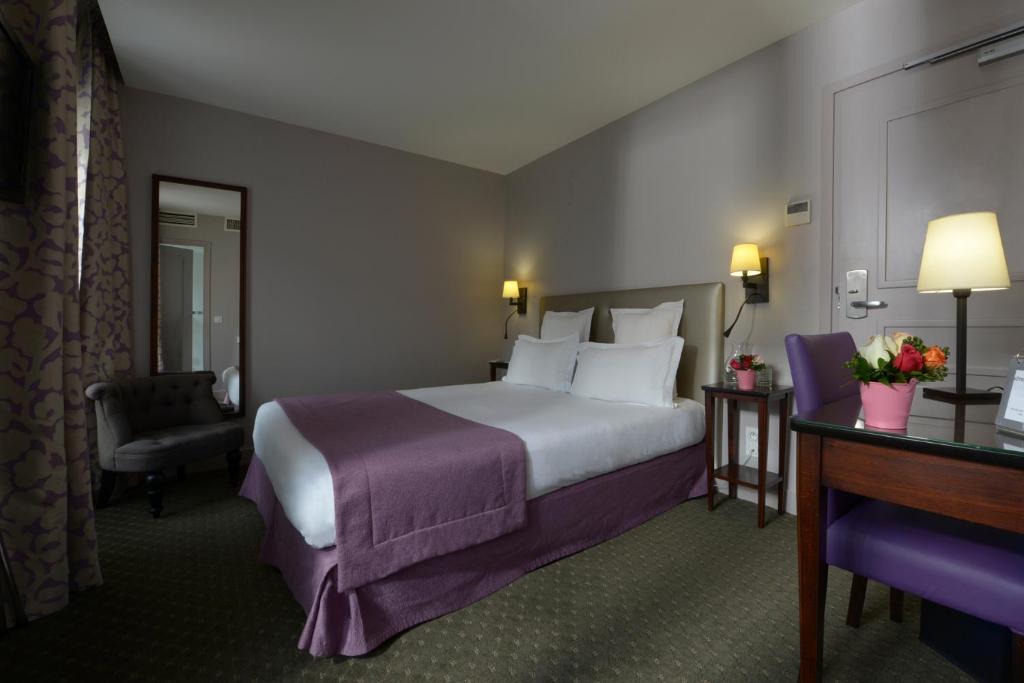 Hôtel Le Relais Saint Charles - Resim 15