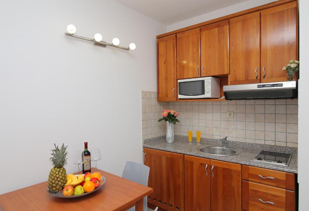Villa Antea Apartments with Free Parking - 8