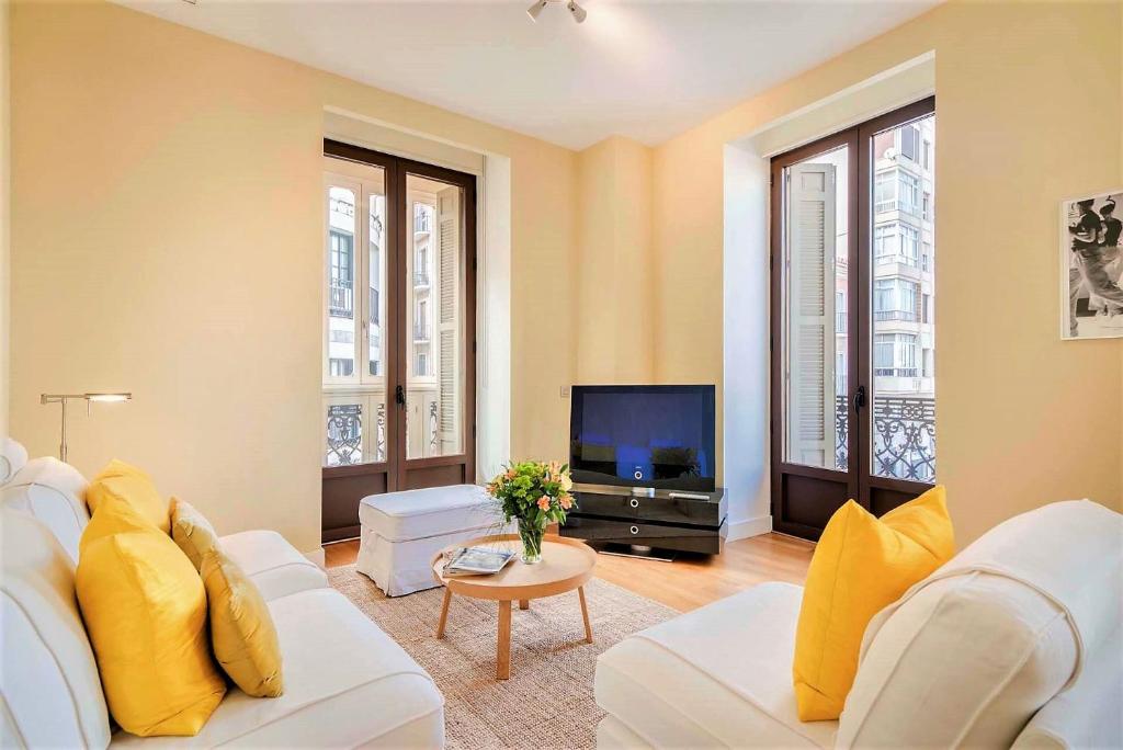 Sebastian Souviron Suites in Malaga by Solaga Holiday Homes - Apartamento Con Balcón