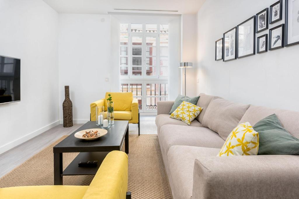 Posedenie v ubytovaní Merced Suites in Malaga by Solaga Holiday Homes