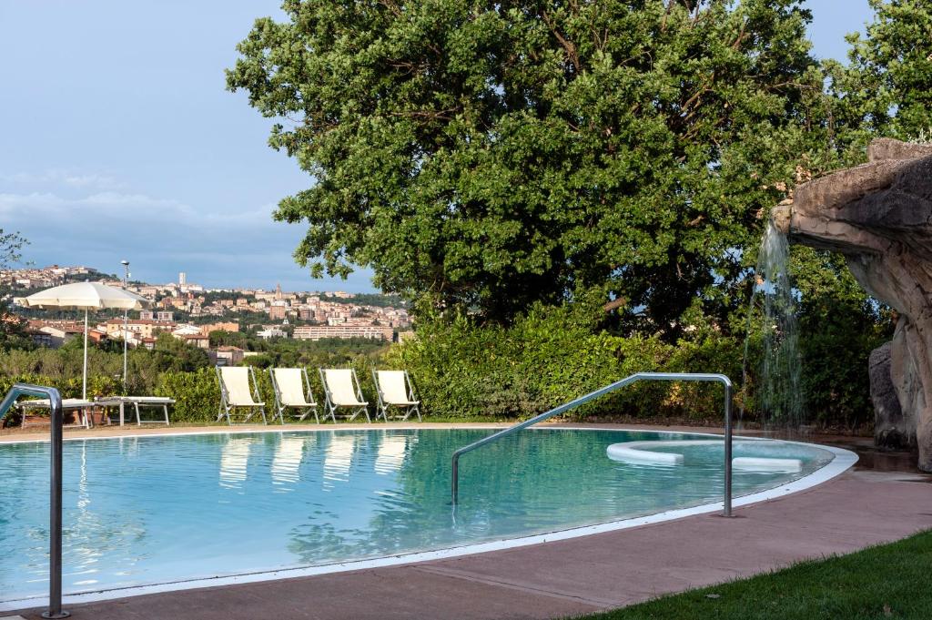 The swimming pool at or close to La Meridiana Bleisure Hotel