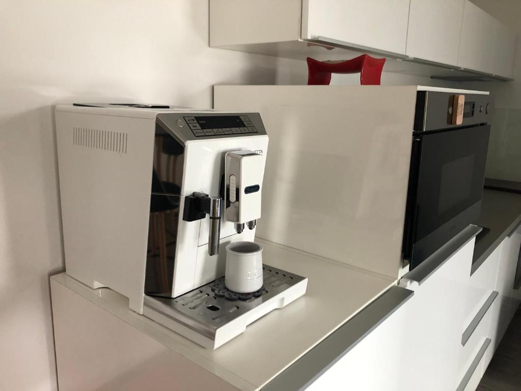 A kitchen or kitchenette at SKY one & two