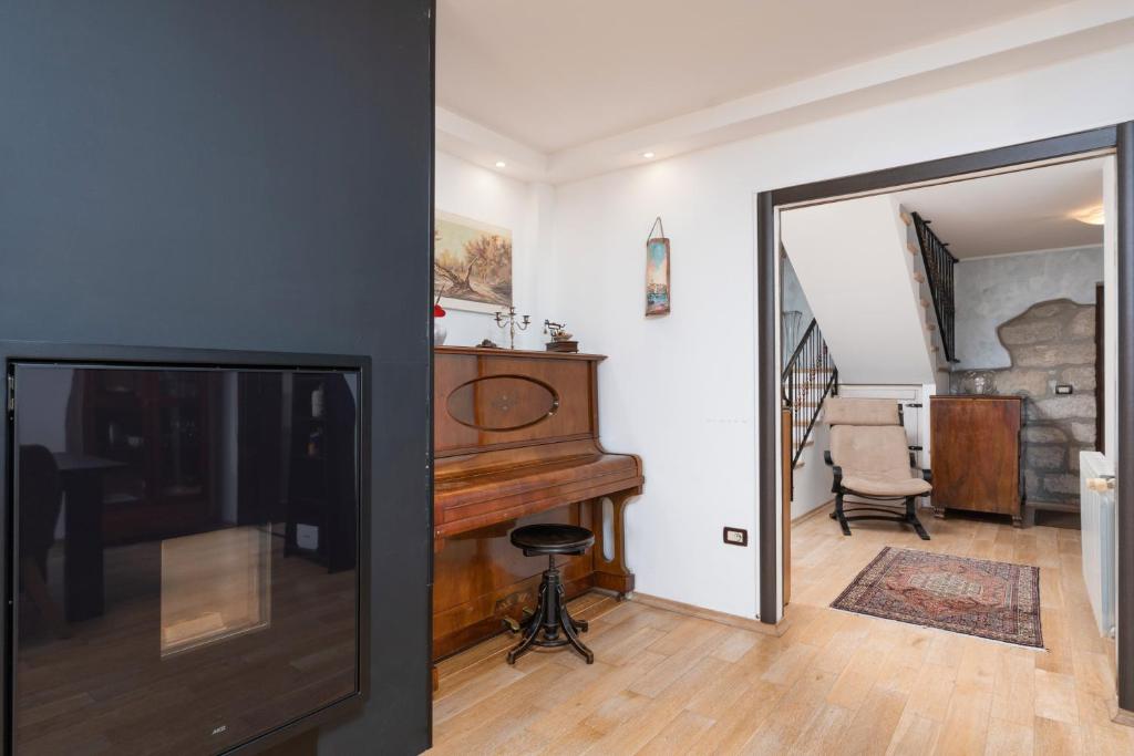 TV a/nebo společenská místnost v ubytování Luxury 3 Bedroom Apartment