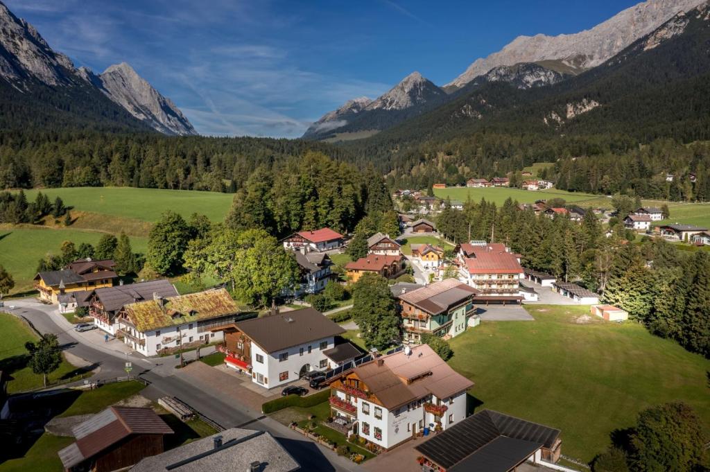 Widok z lotu ptaka na obiekt G&auml;stehaus Sch&ouml;nberg