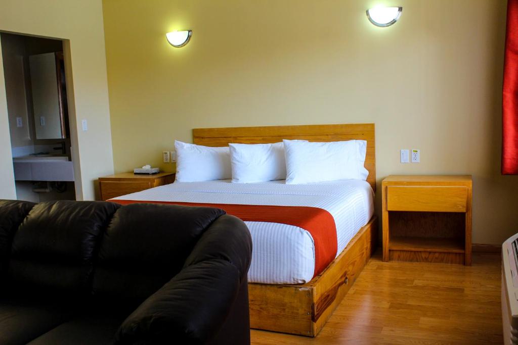 La Huerta Inn & Suites - Rey Suite