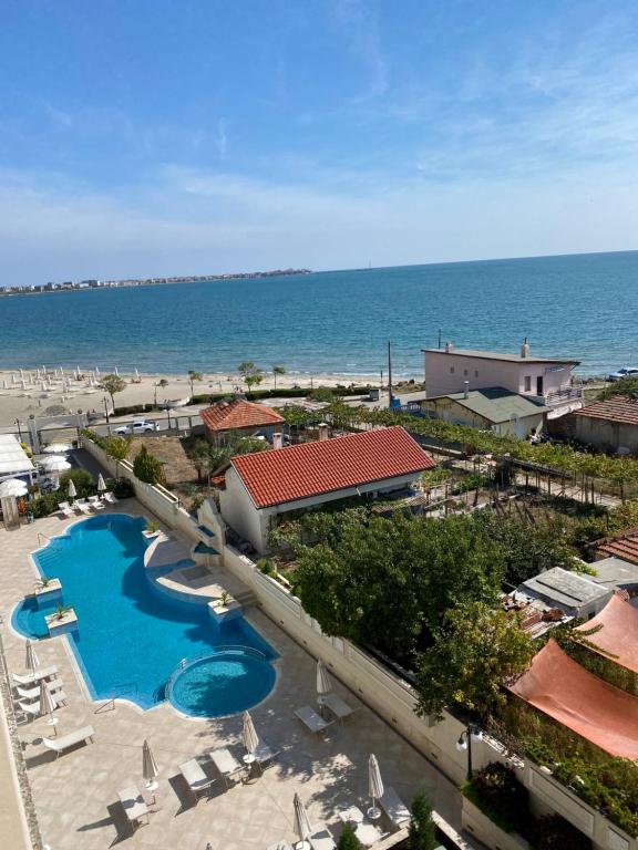 A general sea view or a sea view taken from Az apartmant