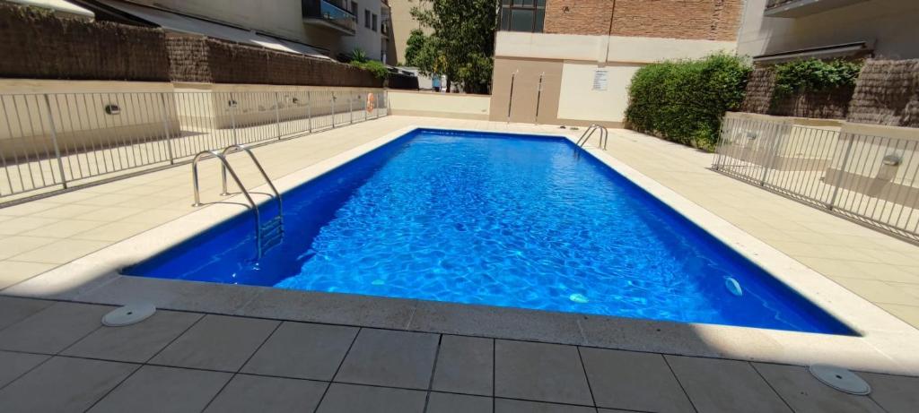 Bazén v ubytovaní Europa - Fira Barcelona Apartment alebo v jeho blízkosti