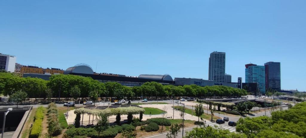 Výhľad na mesto Hospitalet de Llobregat alebo výhľad na mesto priamo z apartmánu