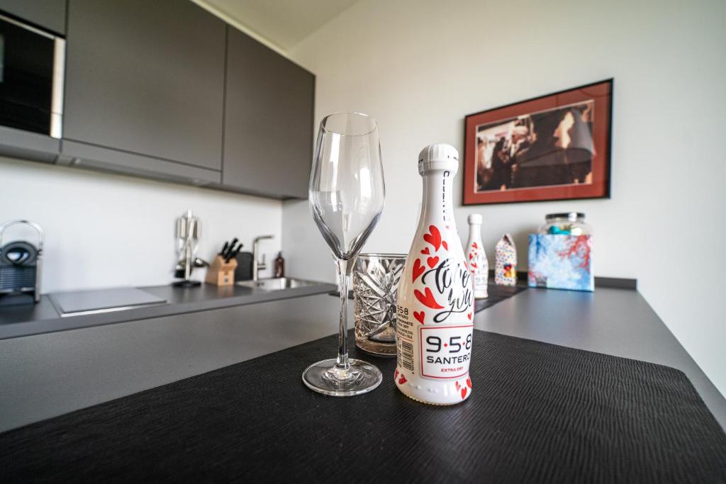 Luxury Apartments Düsseldorfで提供されているドリンク