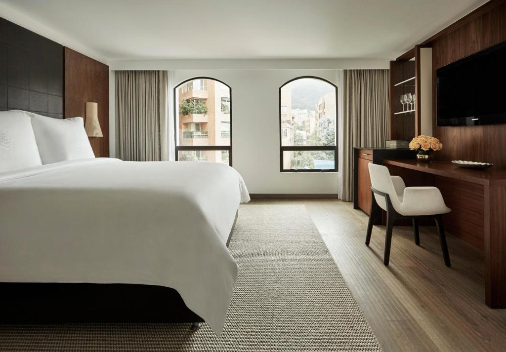 Postel nebo postele na pokoji v ubytování Four Seasons Hotel Bogota