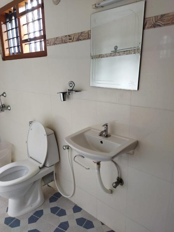 Sree Mookambika Beach Resort - Deluxe Double Room