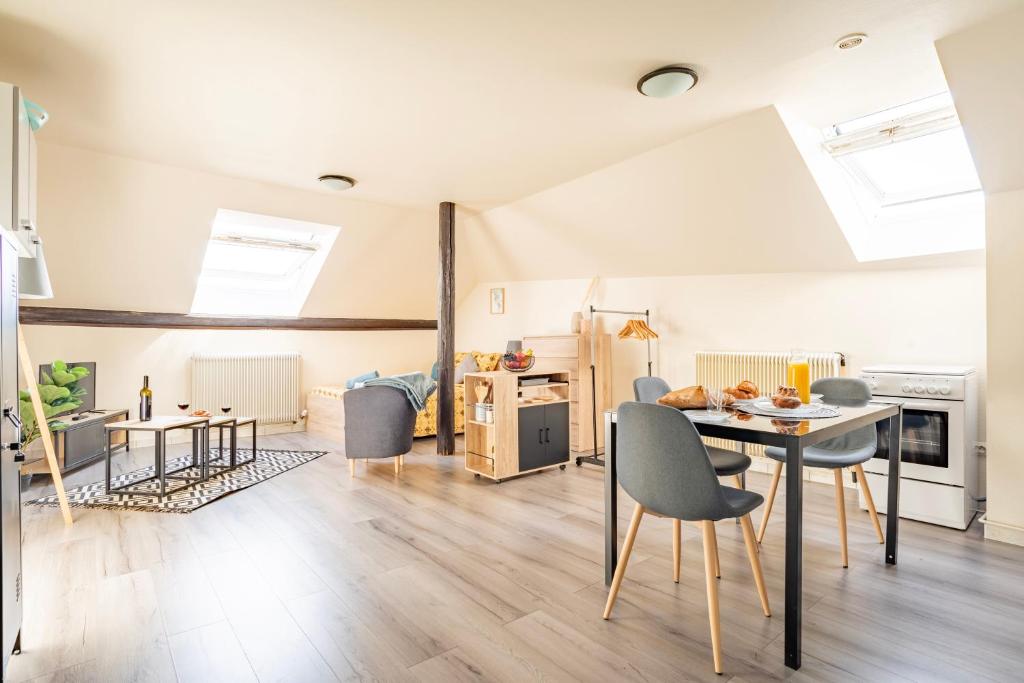 Celestial - GOLDEN TREE - WIFI - 20min St-Croix & Center Parcs - Studio