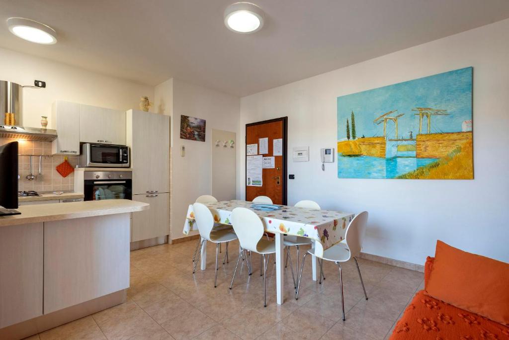 Kuchnia lub aneks kuchenny w obiekcie Egeo apartment