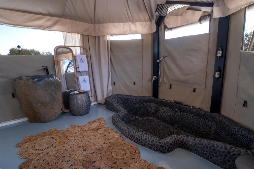 Imagen de la galería de El Toril Glamping Experience, en Parrillas