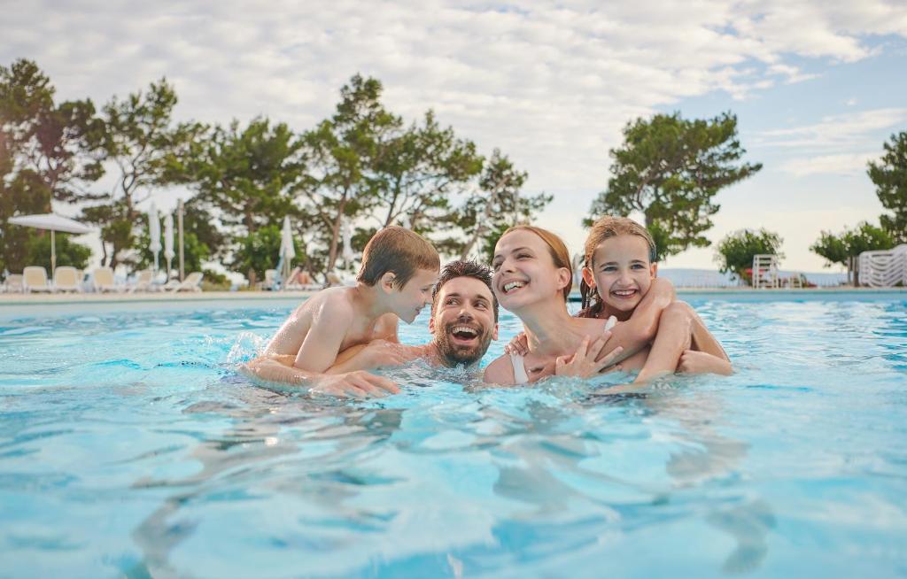 Bassein majutusasutuses Bluesun hotel Neptun - All inclusive või selle lähedal