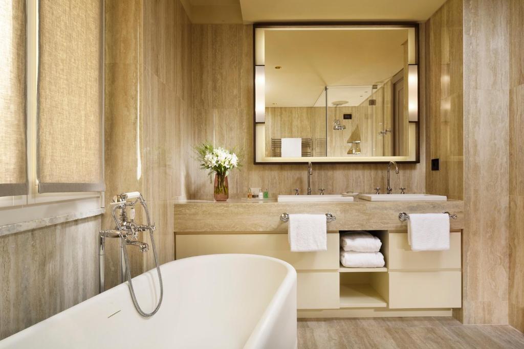Łazienka w obiekcie Margutta 19 - Small Luxury Hotels of the World