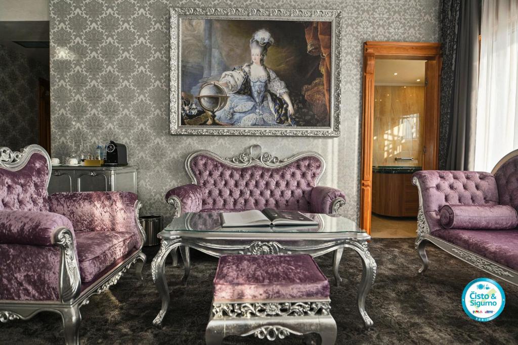 
Marie Antoinette Queen Suite - VIP floor (VIP Spa Access)
