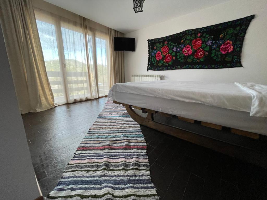 Vila Deluț - Double Room With Private Bathroom