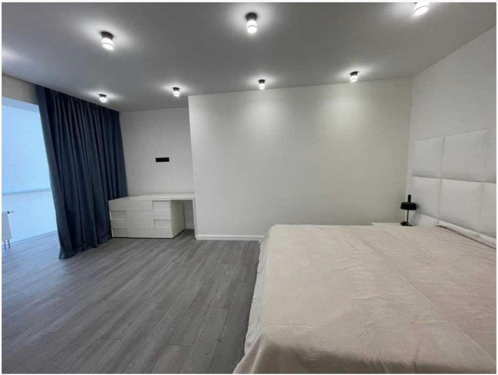 Ліжко або ліжка в номері Lux 1-bedroom beautiful apartment Most City Central area