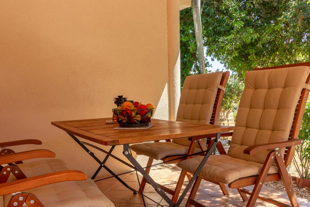 Posedenie v ubytovaní Cozy holiday home Ella Nature with pool near the beach