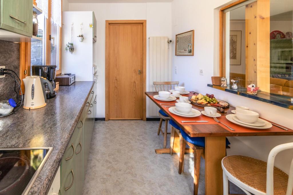 Kuchyň nebo kuchyňský kout v ubytování Chalet Aargovia
