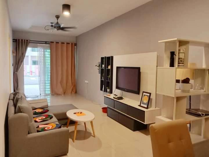 TV a/nebo společenská místnost v ubytování QC Homestay - Room Only