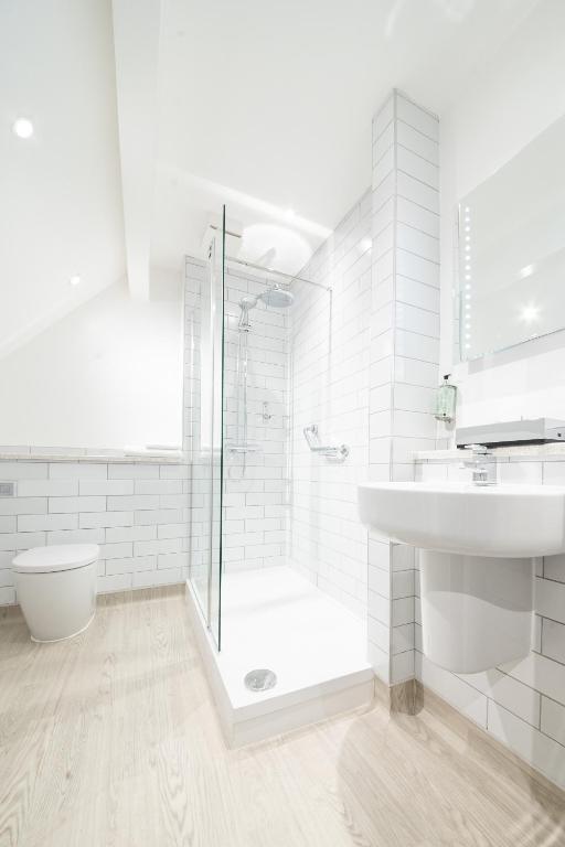 The Pine Marten by Innkeeper's Collection - Resim 5