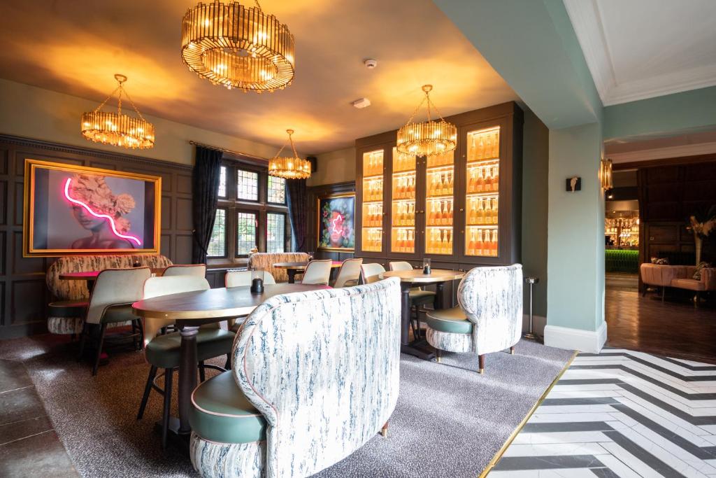 The Pine Marten by Innkeeper's Collection - Resim 17