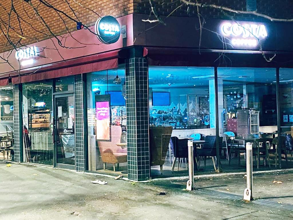 Restaurace v ubytování Short Term Shared R&R In Chorlton