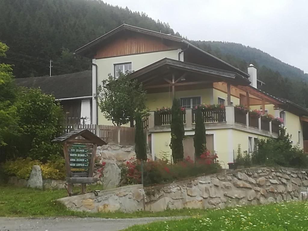 Nespecifikovaný výhled na hory nebo výhled na hory při pohledu z apartmánu