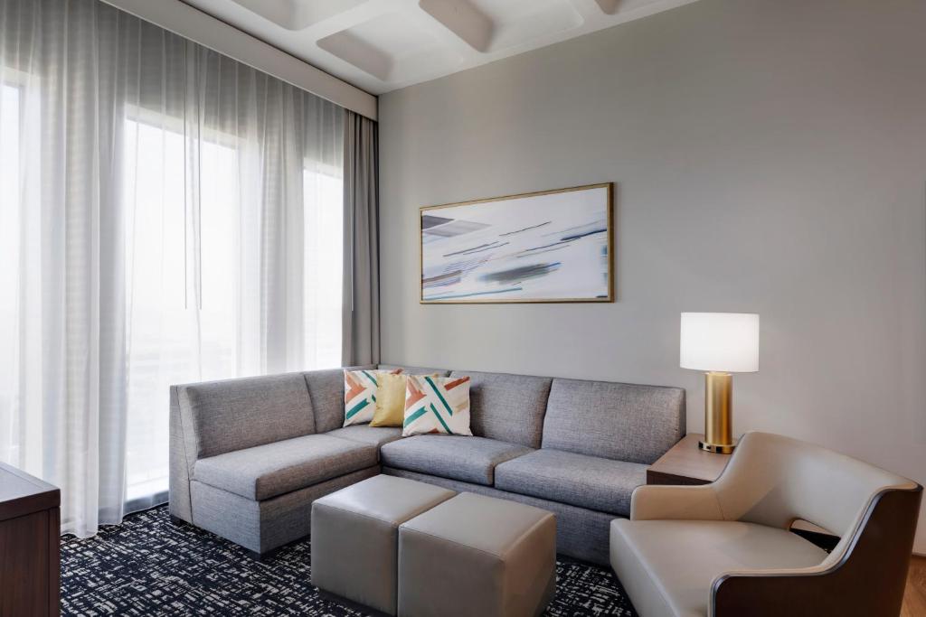 Hyatt House LAX Century Blvd - King Studio Suite With Kitchen