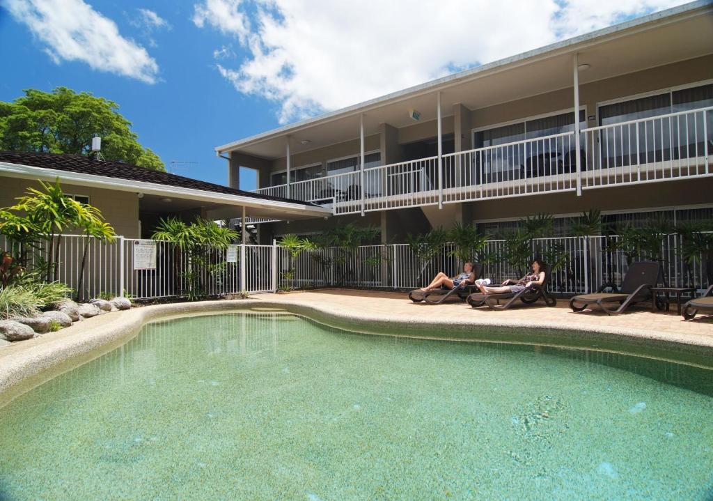 Bazén v ubytování Comfort Inn Cairns City nebo v jeho okolí