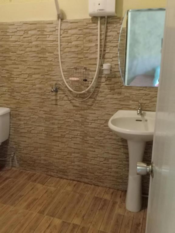 Koupelna v ubytování Koh Mak Homestay