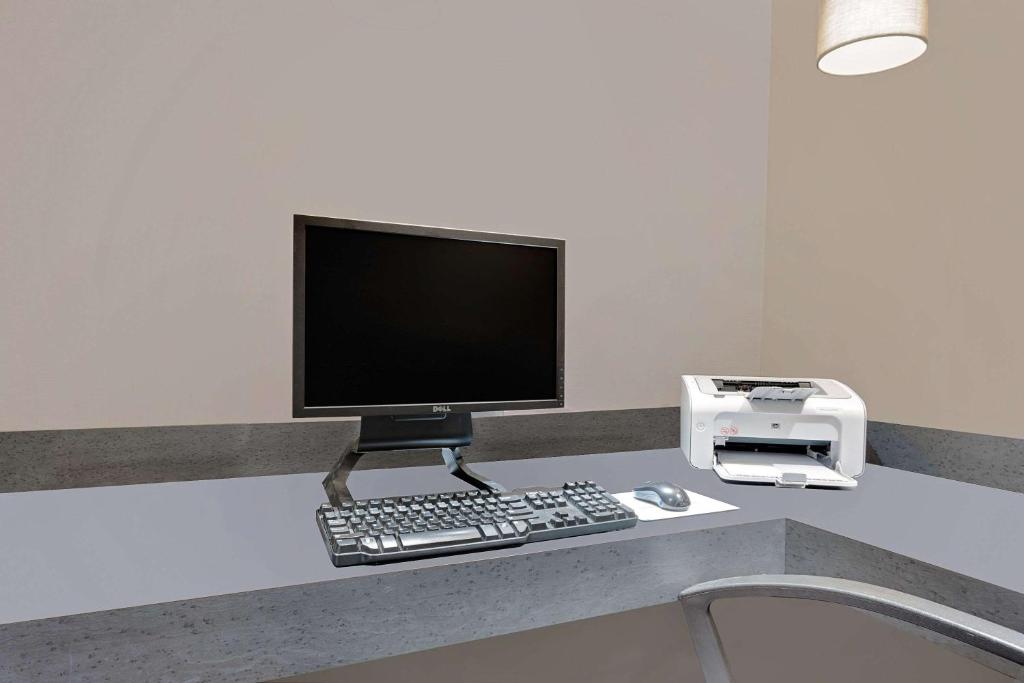 Ramada by Wyndham Kamloops - Resim 29