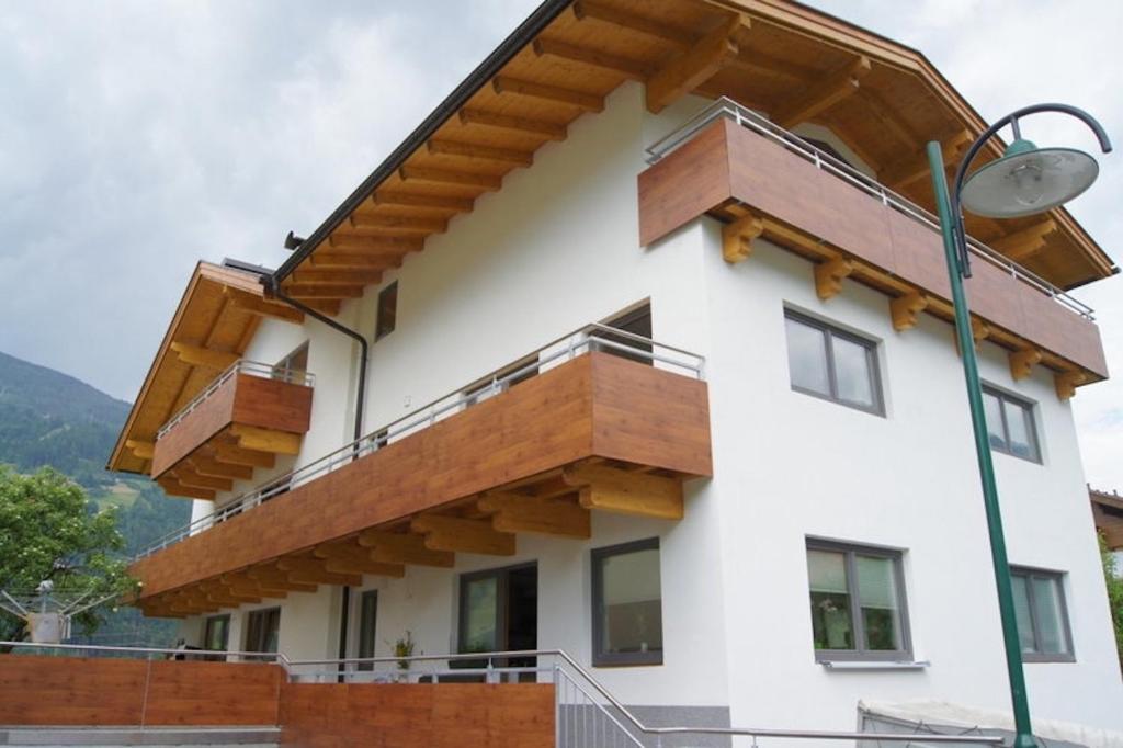 Budova, v ktorej sa apartmán nachádza