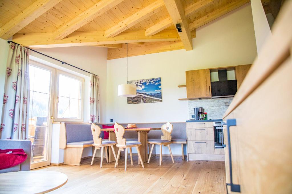 Kuchyňa alebo kuchynka v ubytovaní Sonnenappartements Madlstatthof