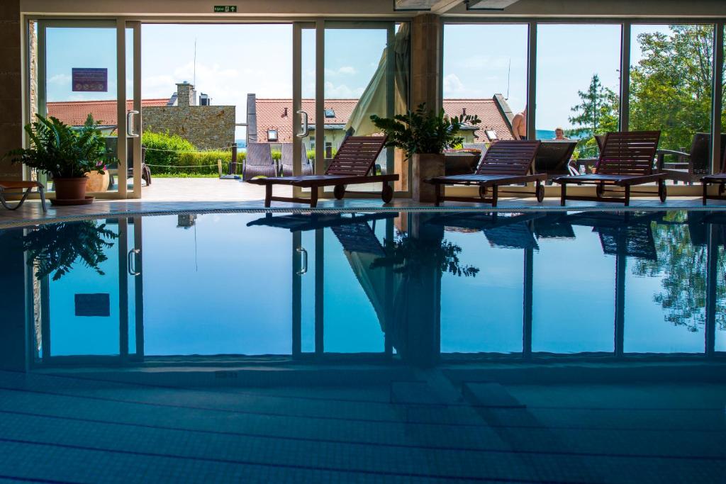 Bazén v ubytování Echo Residence All Suite Hotel nebo v jeho okolí