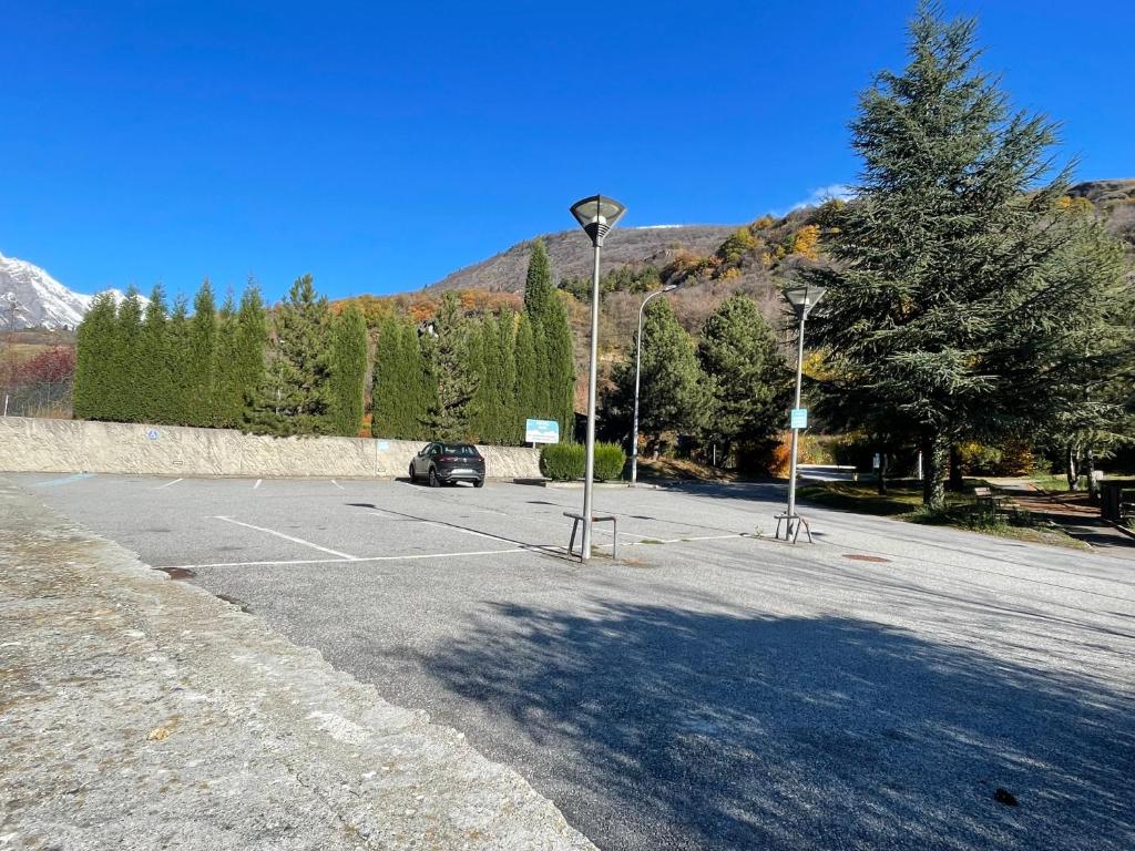 Nespecifikovaný výhled na hory nebo výhled na hory při pohledu z hotelu