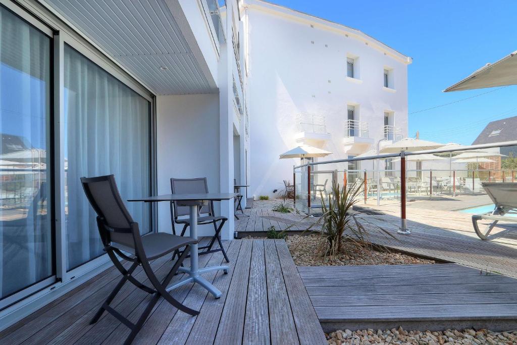 Balkón nebo terasa v ubytování Best Western Hôtel Le Bellevue Quiberon