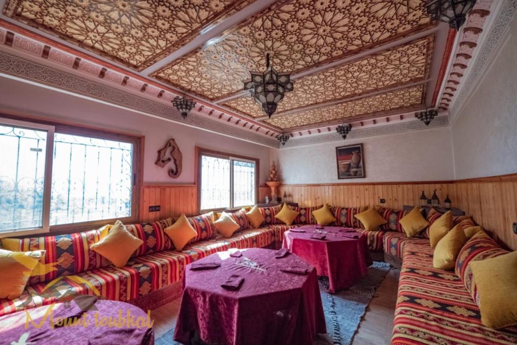 Area soggiorno di Mount Toubkal Lodge