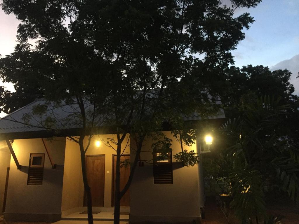 Saffron Lake Yala - 3