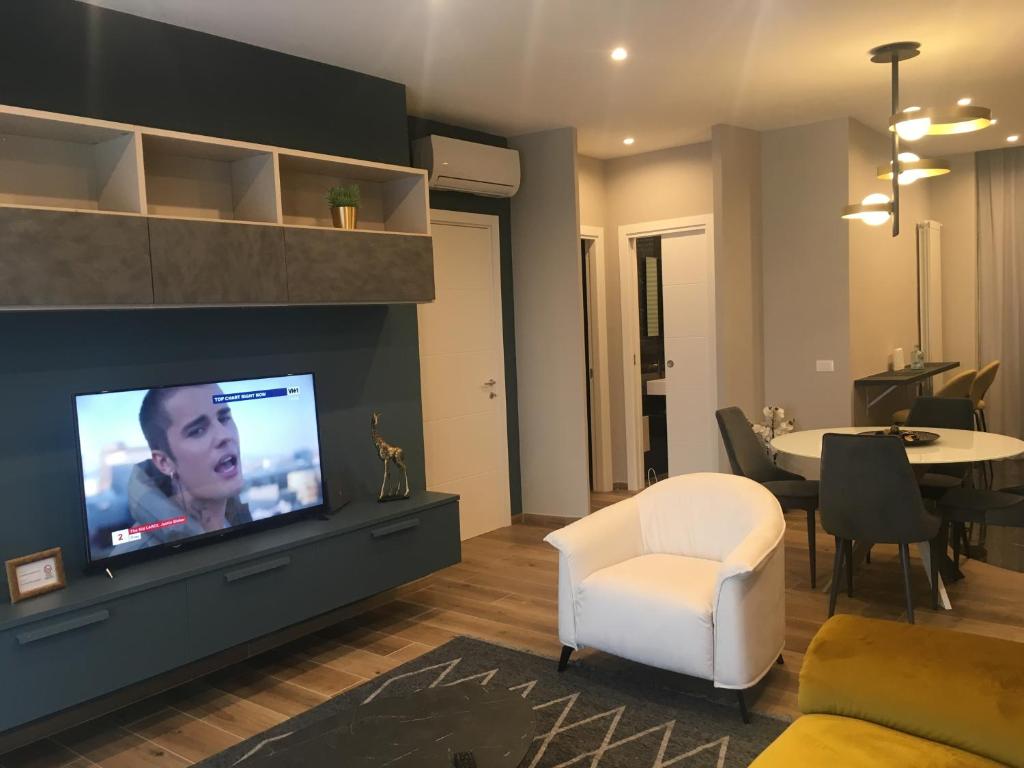 TV a/nebo společenská místnost v ubytování Royal Suite