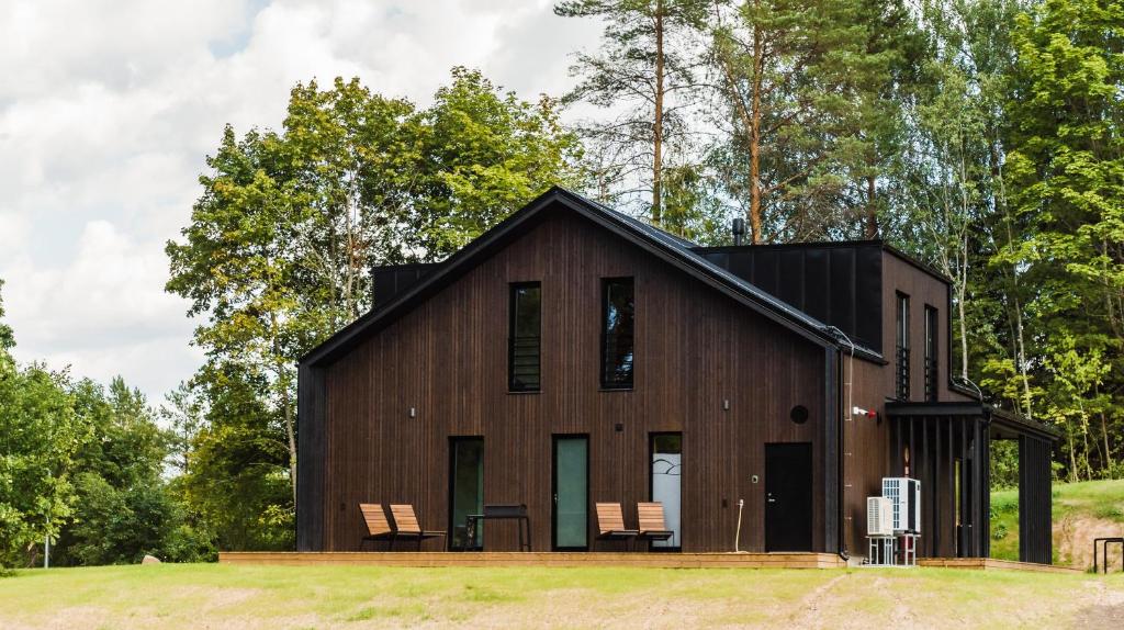 Het gebouw waarin het vakantiehuis zich bevindt