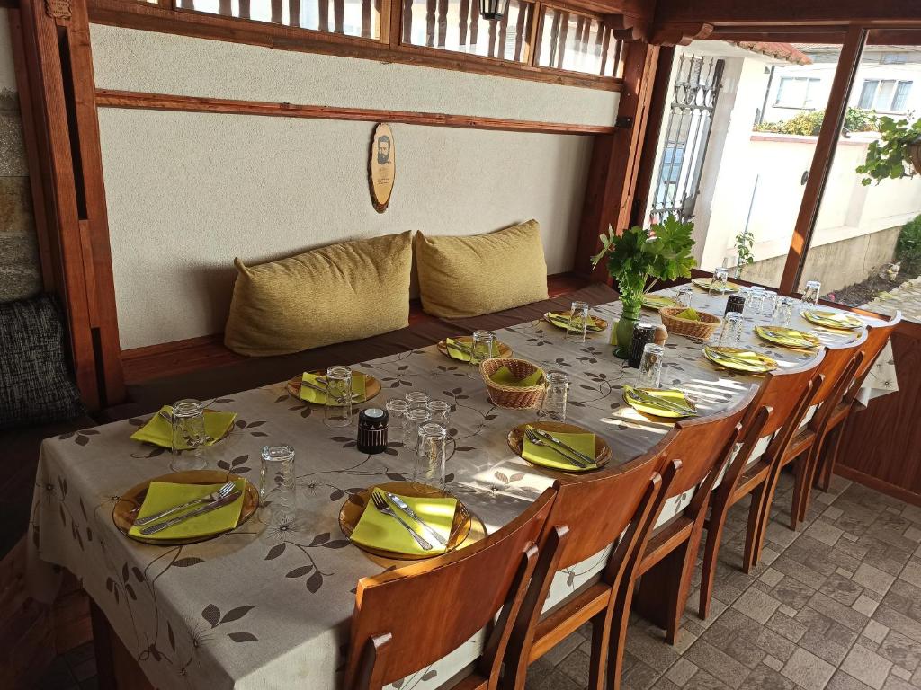 Ресторант или друго място за хранене в Къща за гости Ганови