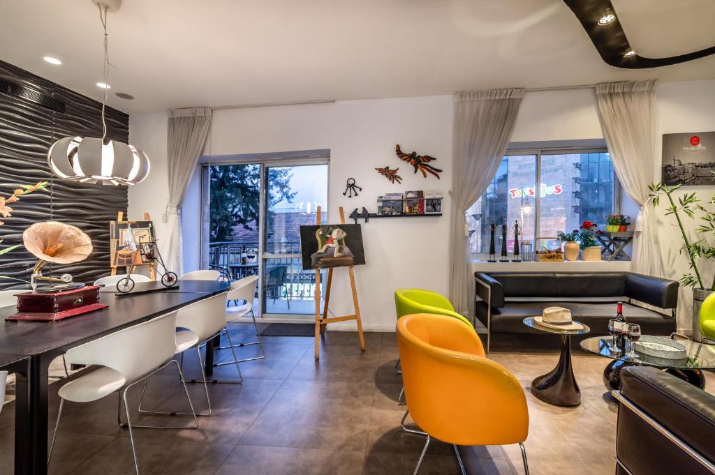 Posezení v ubytování Paamonim Hotel Jerusalem