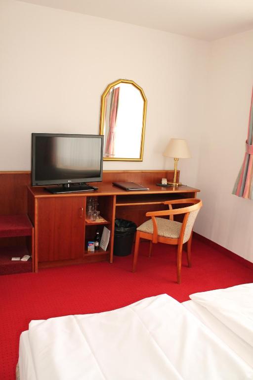 TV a/nebo společenská místnost v ubytování Hotel Fürsteneck