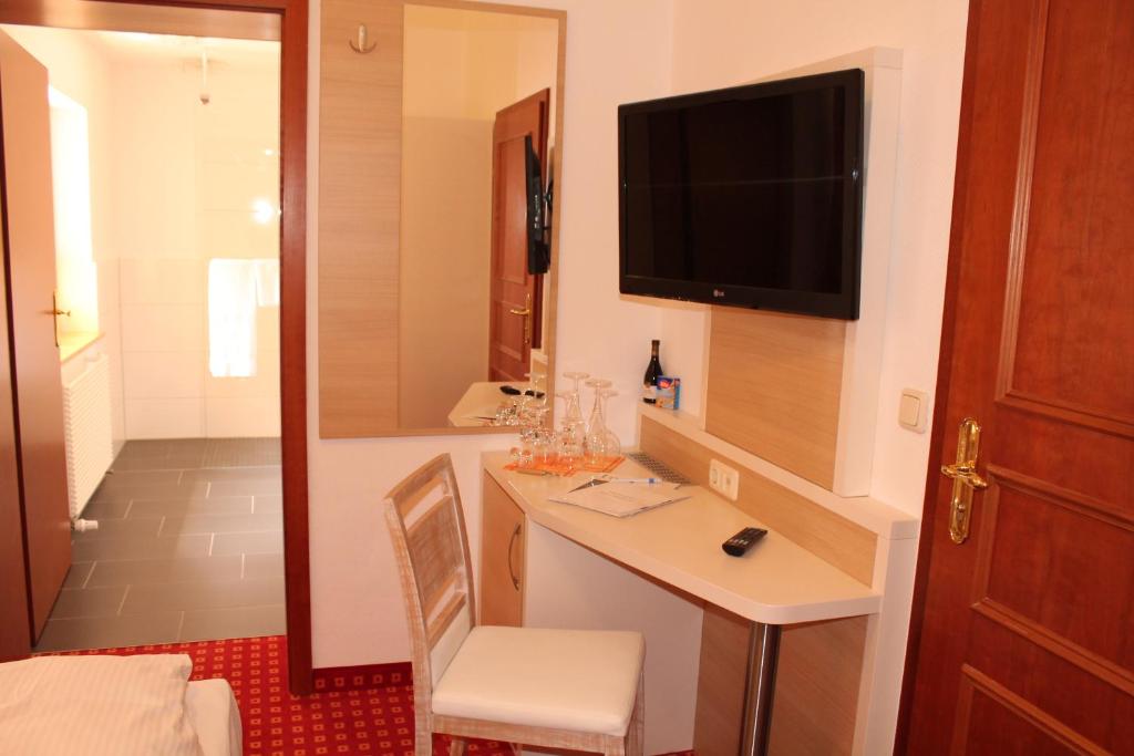 TV a/nebo společenská místnost v ubytování Hotel Fürsteneck