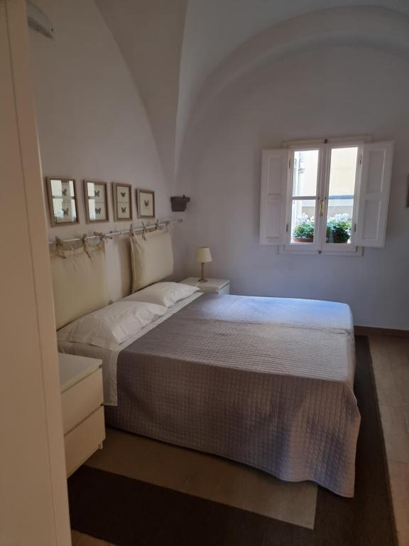 La casetta del Pontormo tesisinde bir odada yatak veya yataklar