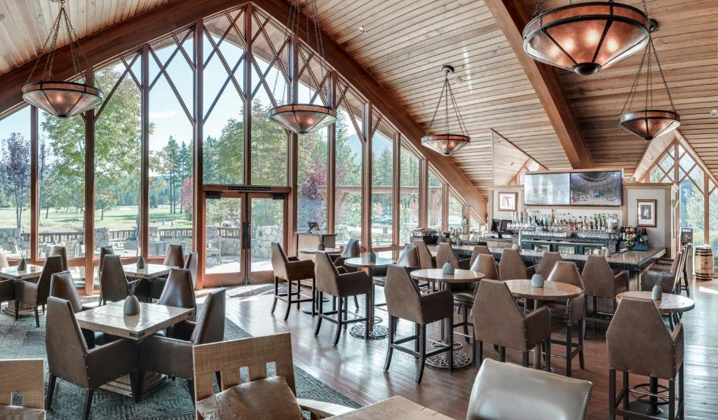Restaurace v ubytování Edgewood Tahoe Resort